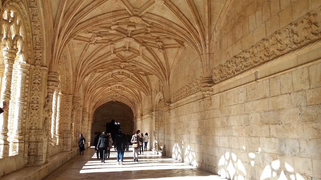 Portico del chiostro del Monastero dos Jeronimos Lisbona